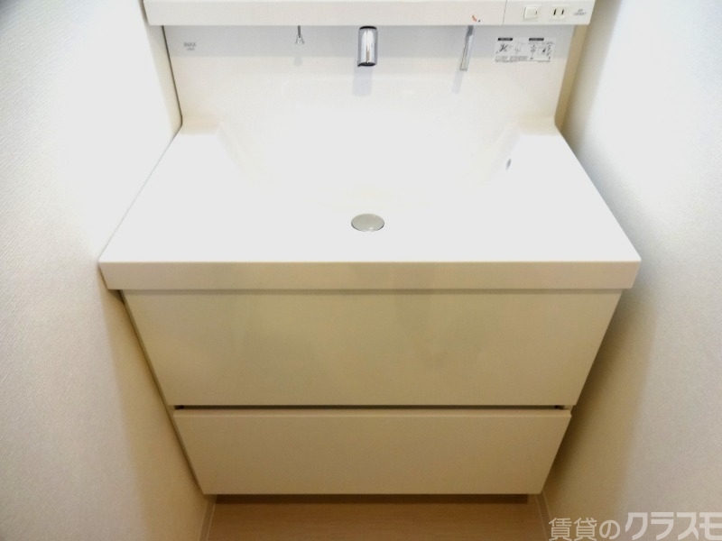 洗面設備　便利なシャワーノズル付きです。