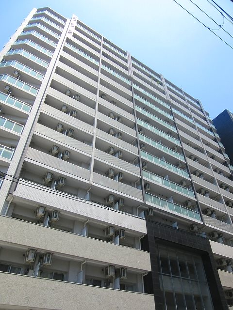 大阪市中央区糸屋町のマンションの建物外観