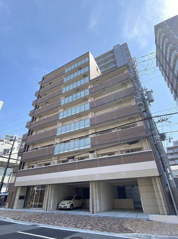 神戸市中央区下山手通のマンションの建物外観