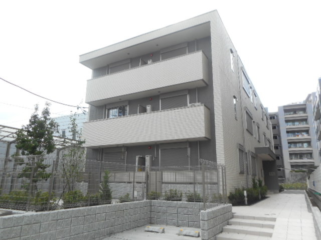 横浜市青葉区あざみ野南のマンションの建物外観