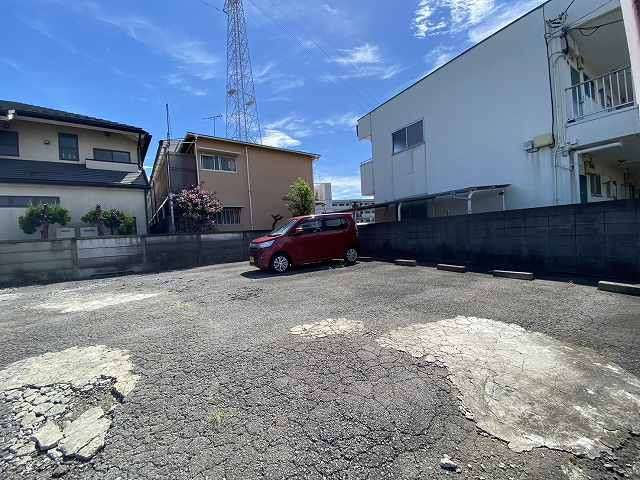 【グリーンハイツ泉の駐車場】