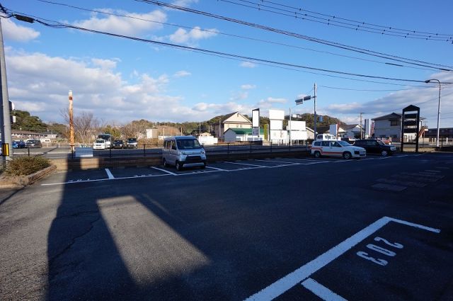 【サンヴィレッジ宮園の駐車場】