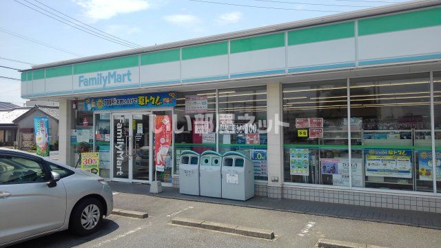 コンビニ　ファミリーマート 鈴鹿稲生店（コンビニ）まで863m