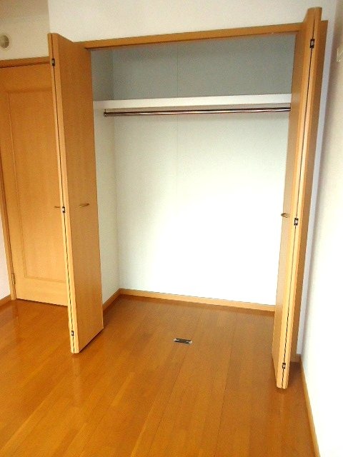 【糟屋郡須惠町大字新原のアパートの収納】