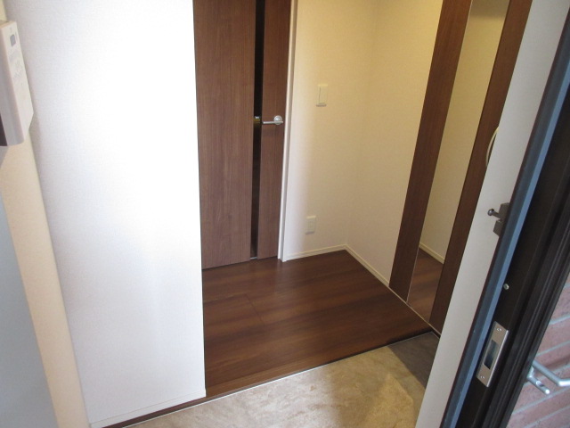 玄関　大きなシューズボックス