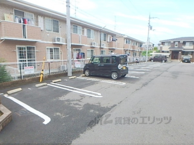 【カルムＯＮＯ壱番館の駐車場】