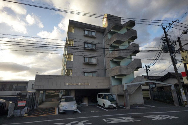 北九州市小倉南区日の出町のマンションの建物外観