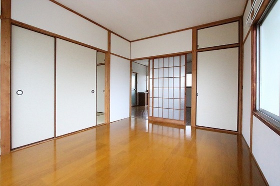 居室・リビング　※別部屋の写真です