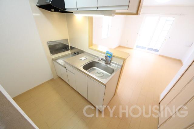 キッチン　※同タイプ部屋の写真です。