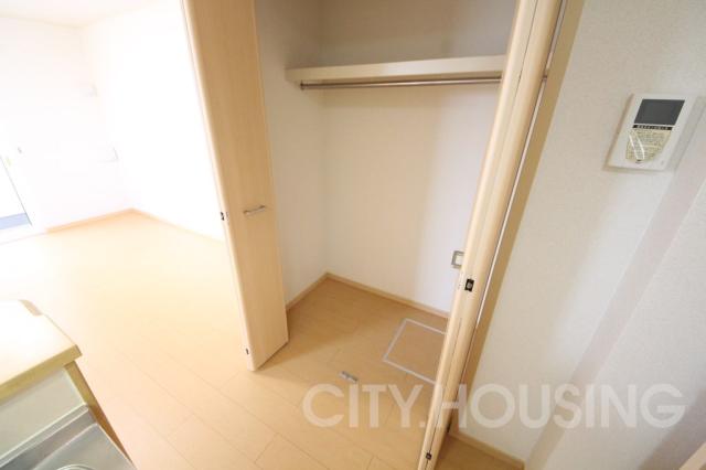 収納　※同タイプ部屋の写真です。