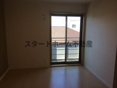 その他部屋・スペース　落ち着いて過ごせるお部屋なので、寝室にいかがでしょうか