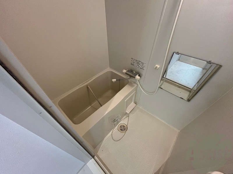 バス・シャワールーム　お風呂です。ゆっくりお風呂につかるのも体に良いですね