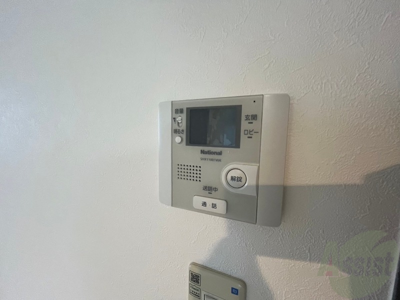セキュリティ　ＴＶモニター付インターホンです。来客者の顔が見えるので安心！