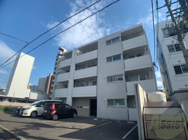 建物外観　札幌市中央区北三条西「Ｔｒｅｖｅｎｔｉ美術館西」