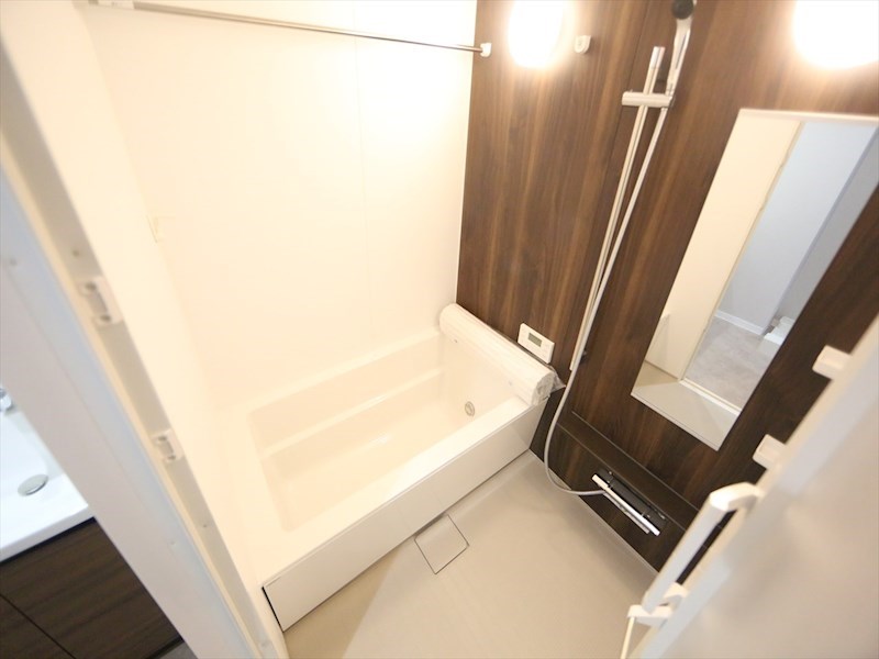 バス・シャワールーム　浴室暖房乾燥機付　追い焚き・オートバス機能付お風呂