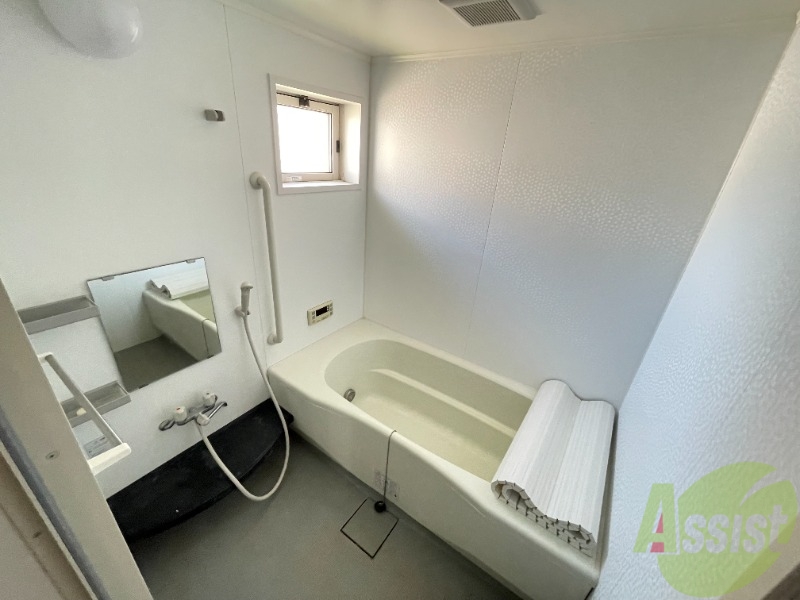 バス・シャワールーム　落ち着きのある浴室です。１日の疲れを癒してもらいましょう。