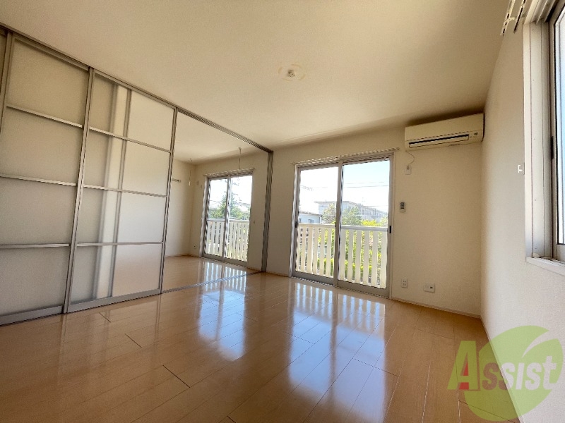 居室・リビング　ＬＤＫなので広々としていて開放感がありますね。