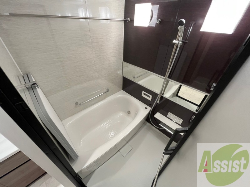 バス・シャワールーム　お風呂になります。一日の疲れを癒してくださいね。