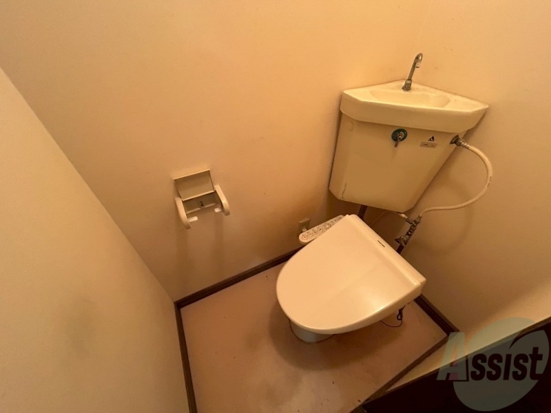 トイレ　こちらはトイレです。清潔感があり、安心して使用できます。