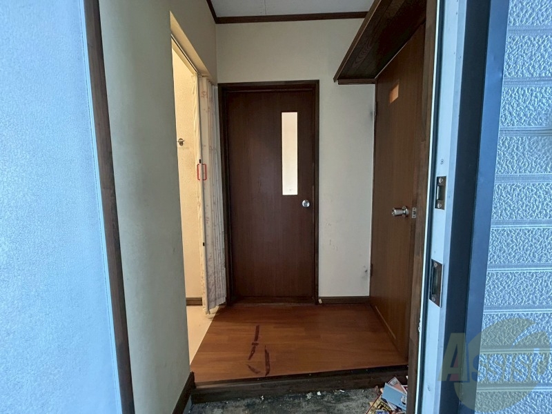 玄関　玄関の様子です。明るい印象ですね。気分もあがりそう。