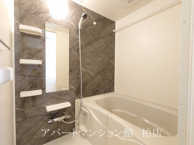 バス・シャワールーム　同施工会社、同型タイプです
