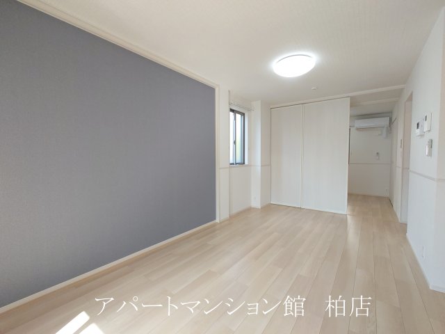 居室・リビング　同施工会社、同型タイプです