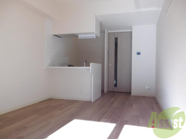 居室・リビング　白を基調とした明るいお部屋です。