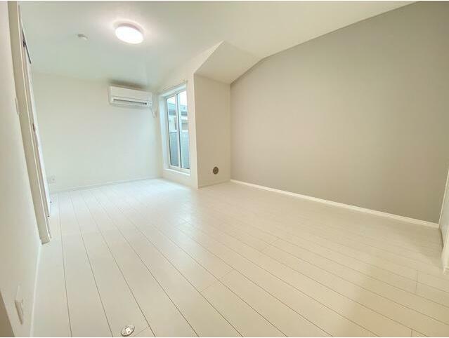 居室・リビング　使いやすい形の為、レイアウトを楽しめます♪