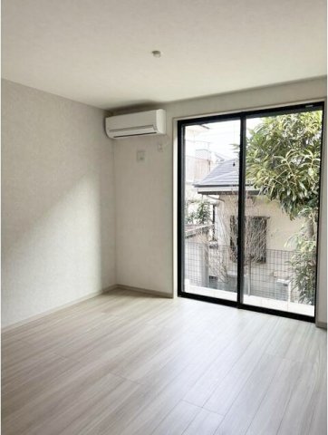 居室・リビング　開放感のあるゆったりとしたお部屋です♪