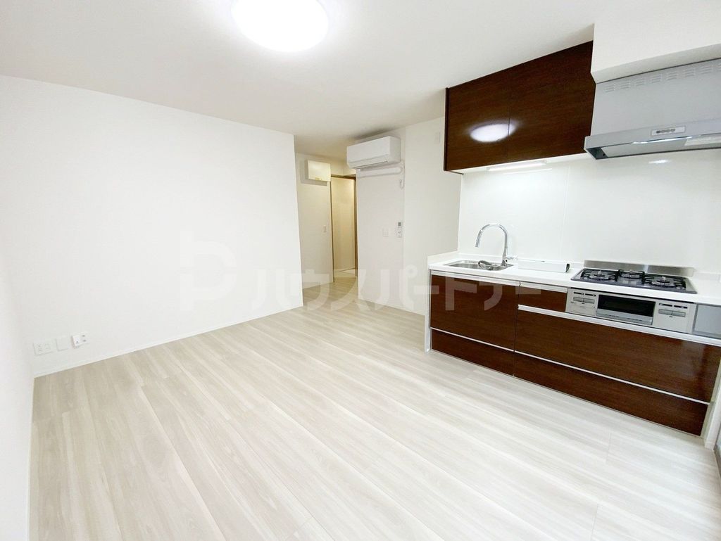 居室・リビング　キッチン