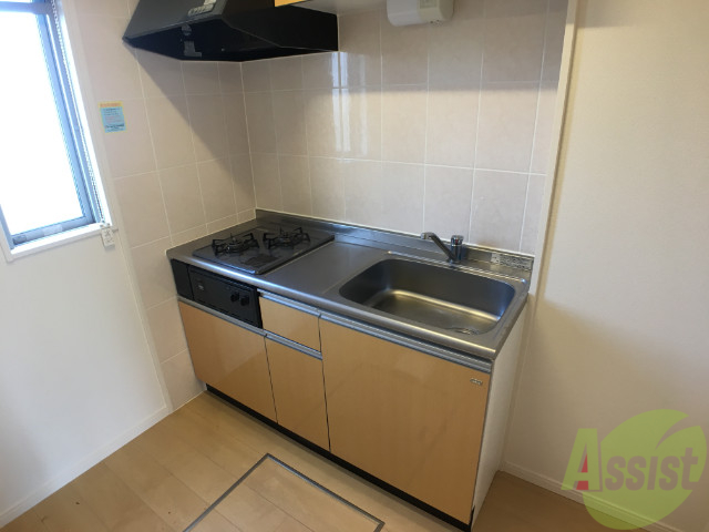 キッチン　キッチンは２口ガスコンロのついたシステムキッチン