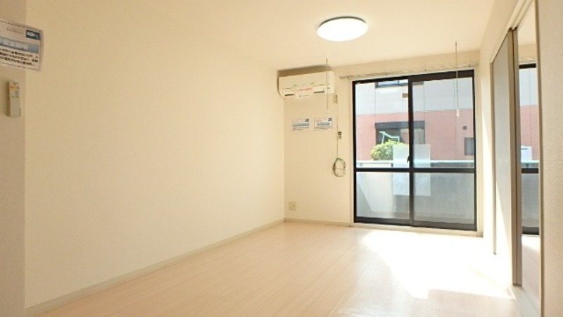 居室・リビング　図面と現状に相違がある場合には現状を優先