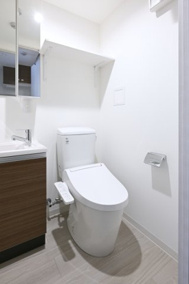 トイレ　嬉しい温水洗浄便座♪