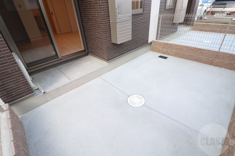 バルコニー　広くて明るいバルコニーです