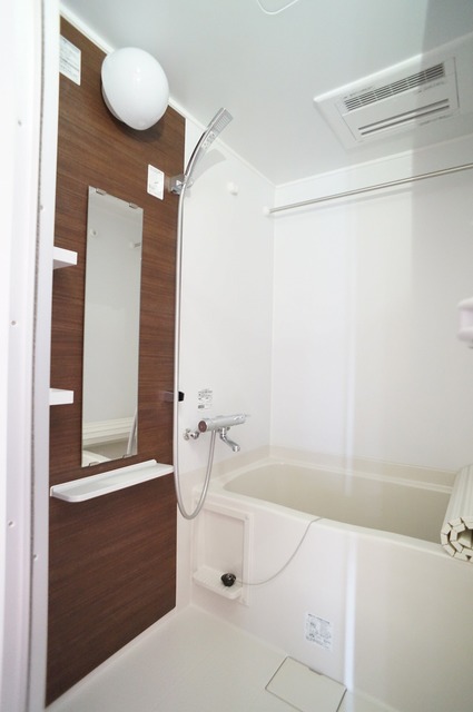 バス・シャワールーム　参考写真（同建物別部屋のものです）