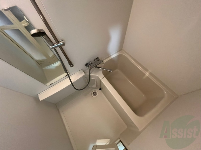 バス・シャワールーム　お風呂になります。一日の疲れを癒してくださいね。