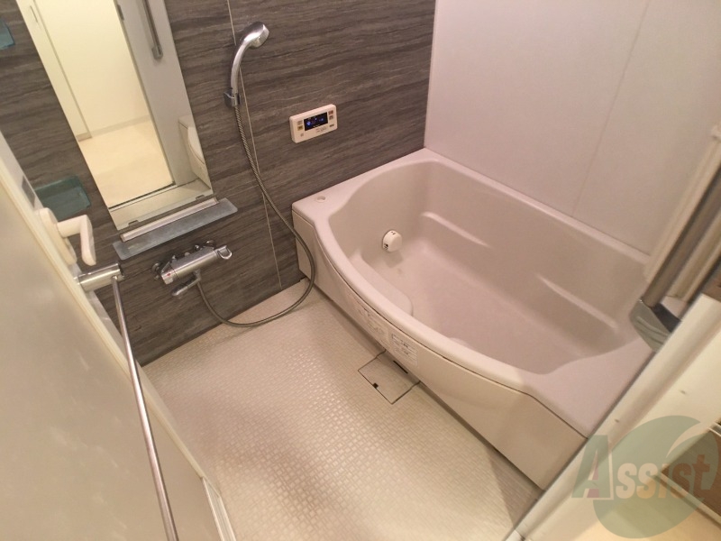 バス・シャワールーム　お風呂になります。一日の疲れを癒してくださいね。