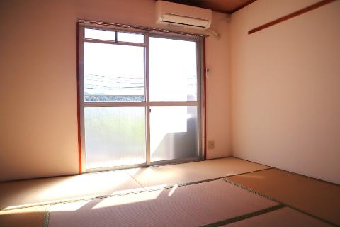 居室・リビング　室内