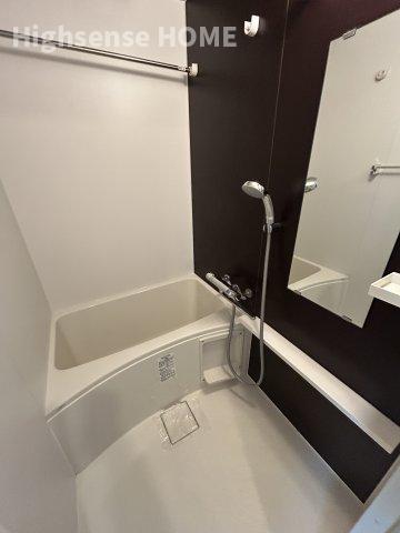 バス・シャワールーム　落ち着いた空間のお風呂です