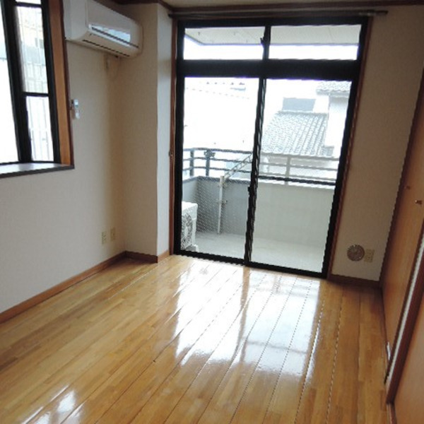 居室・リビング　開放感のあるゆったりとしたお部屋です♪