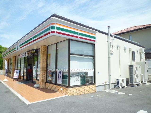 コンビニ　セブンイレブン保津店（コンビニ）まで1400m