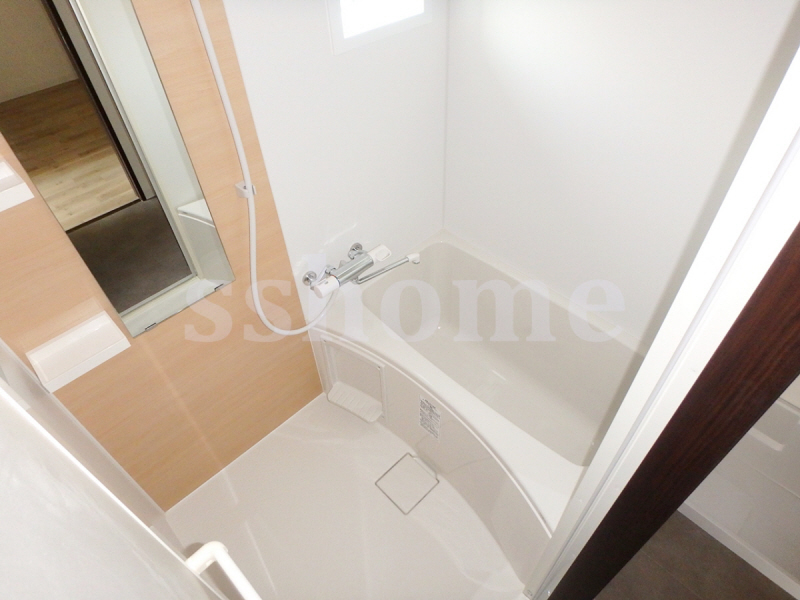 バス・シャワールーム　清潔感ある浴室