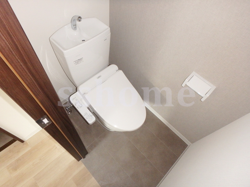 トイレ　温水洗浄便座