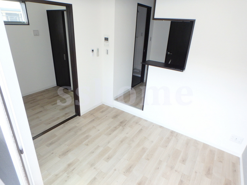 居室・リビング　明るい室内