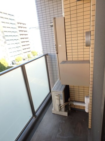 バルコニー　開放的で明るい空間を演出してくれるバルコニーです♪