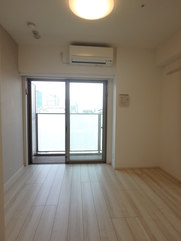 居室・リビング　使いやすい形の為、レイアウトを楽しめます♪