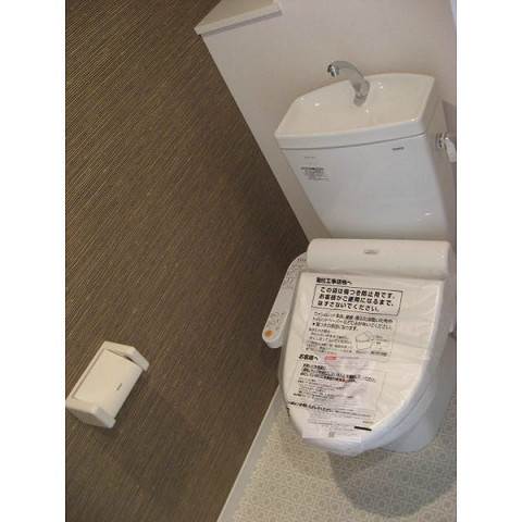 トイレ　温水洗浄便座