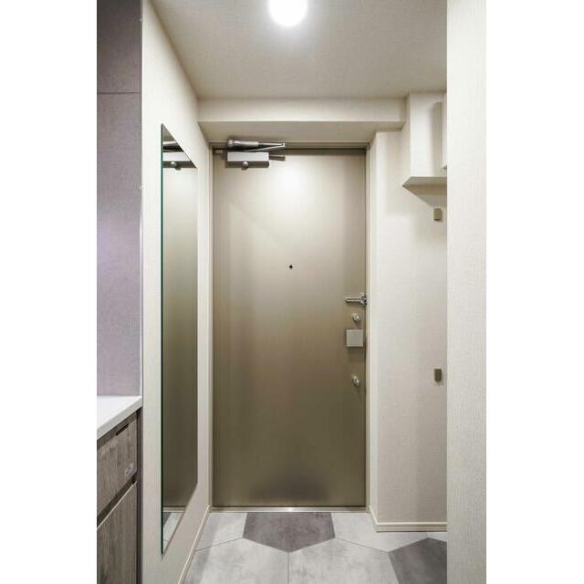 玄関　※室内写真は全て同じタイプ別部屋の写真になります。