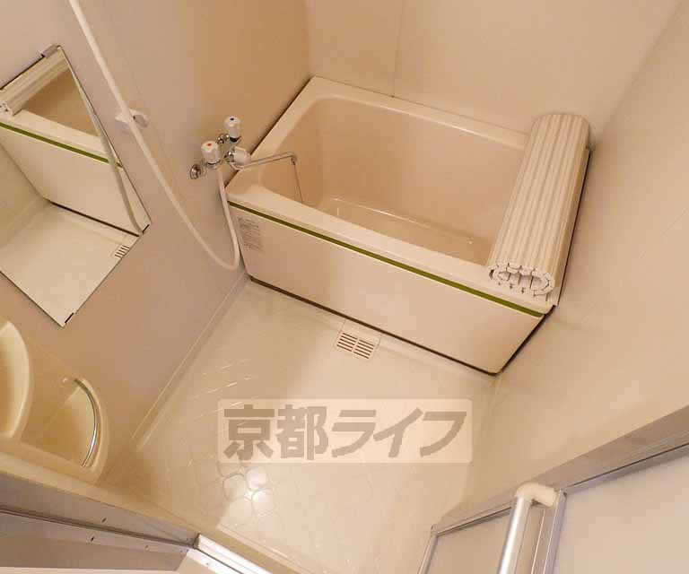 バス・シャワールーム　きれいなバスルームです