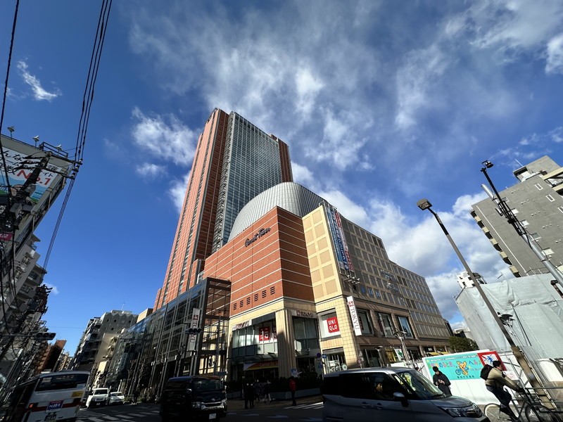 ショッピングセンター　ユニクロキャロットタワー三軒茶屋とうきゅう店（ショッピングセンター）まで612m
